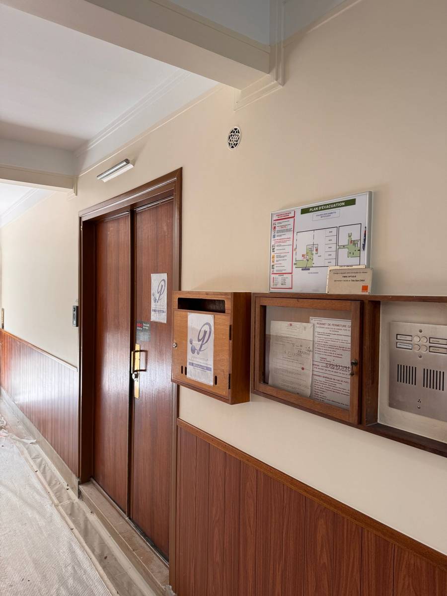 08-apres-renovation-cage-escalier-immeuble-clichy-92110 08-apres-renovation-cage-escalier-immeuble-clichy-92110