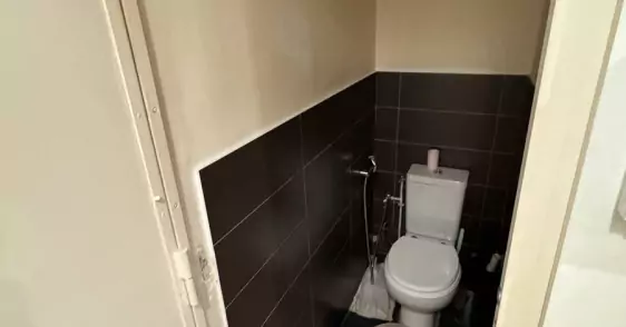 17-avant-travaux-renovation-toilettes-paris