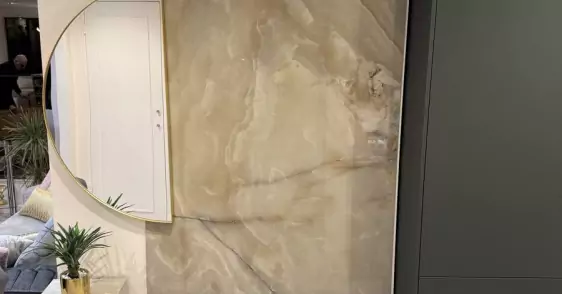 07-travaux-renovation-peiture-carrelage-mural-salon-paris-75
